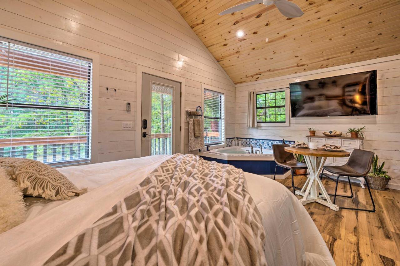 Romantic Broken Bow Cabin With Jacuzzi And Fire Pit! 외부 사진