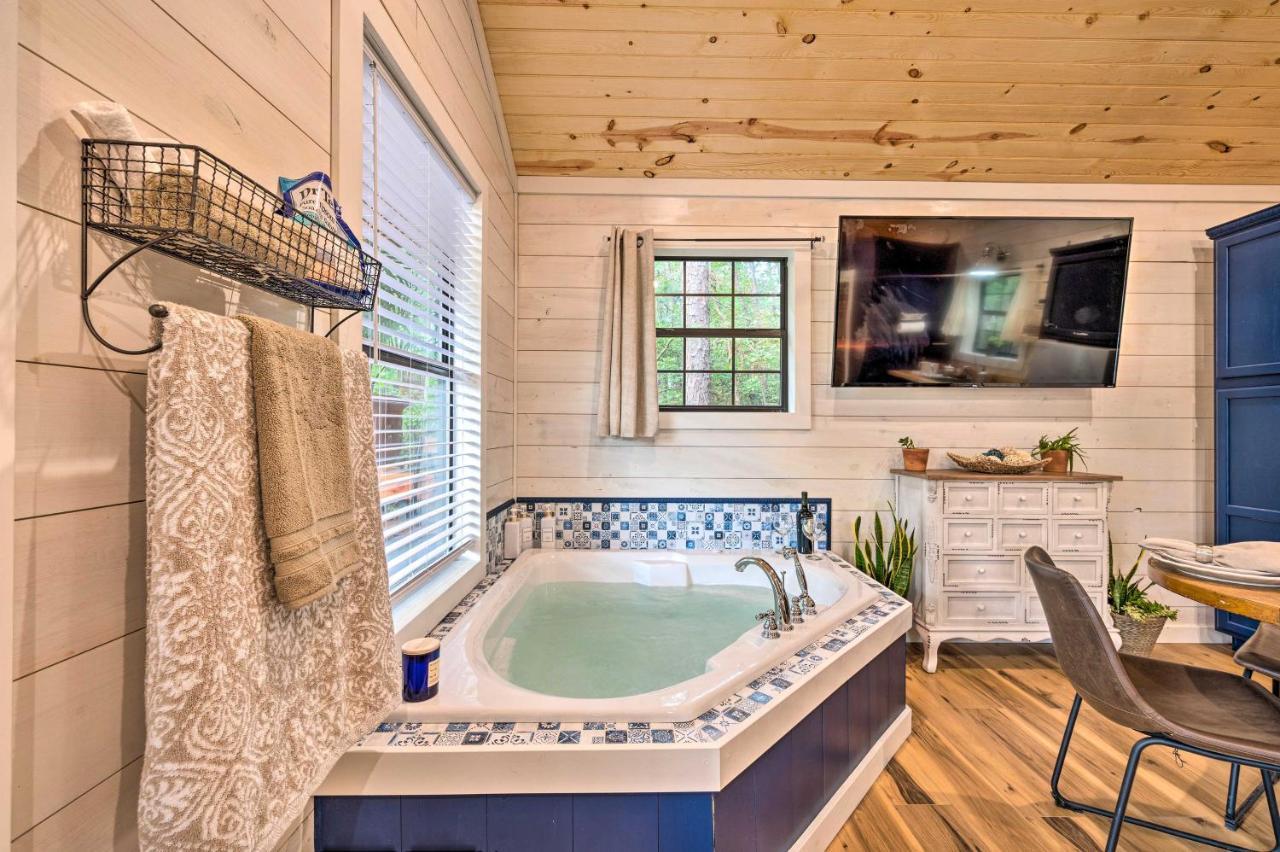 Romantic Broken Bow Cabin With Jacuzzi And Fire Pit! 외부 사진